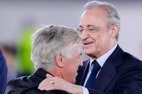 مستقبله في خطر؟.. اجتماع طارئ بين أنشيلوتي وبيريز بعد زلزال الكلاسيكو